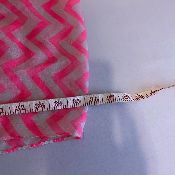 5/ $25 Pink White Chevron/Herringbone pattern Scarf - Picture 3 of 6